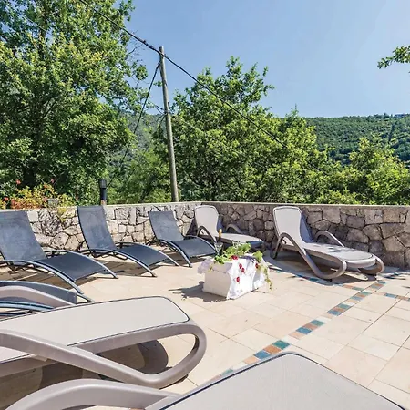 1 Bedroom Beautiful In Moscenicka Draga