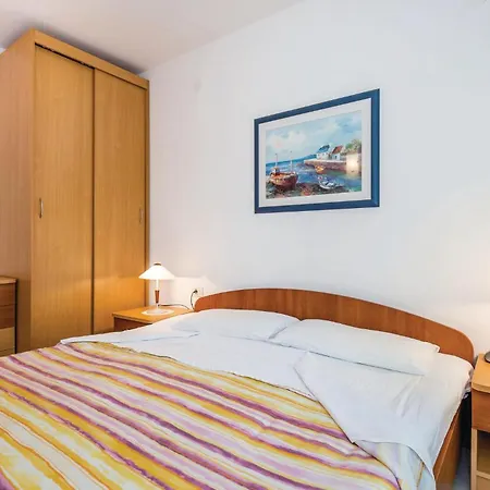 Apartment 1 Bedroom Beautiful In Moscenicka Draga