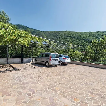 1 Bedroom Beautiful In Moscenicka Draga