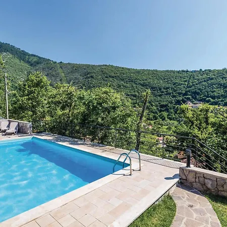 Apartment 1 Bedroom Beautiful In Moscenicka Draga