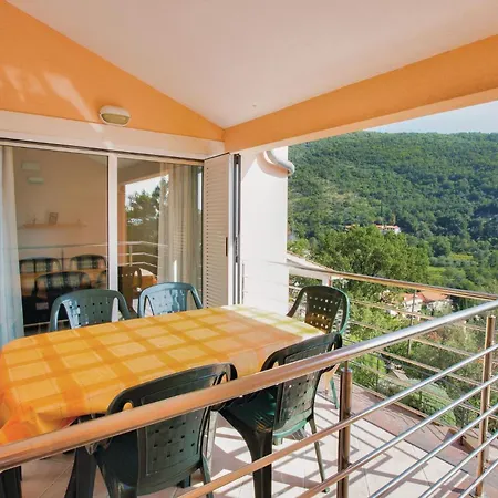 1 Bedroom Beautiful In Moscenicka Draga
