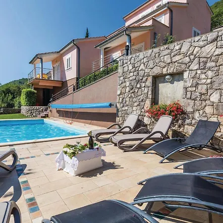 Apartment 1 Bedroom Beautiful In *